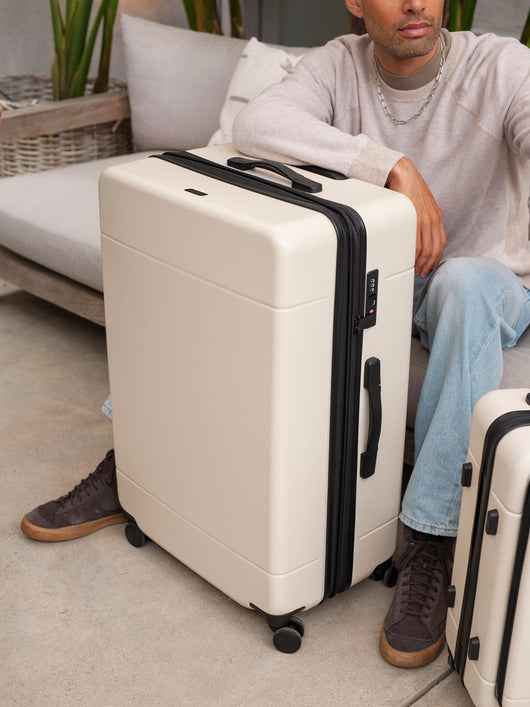Hue Large Luggage
