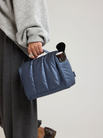 Luka Hanging Toiletry Bag